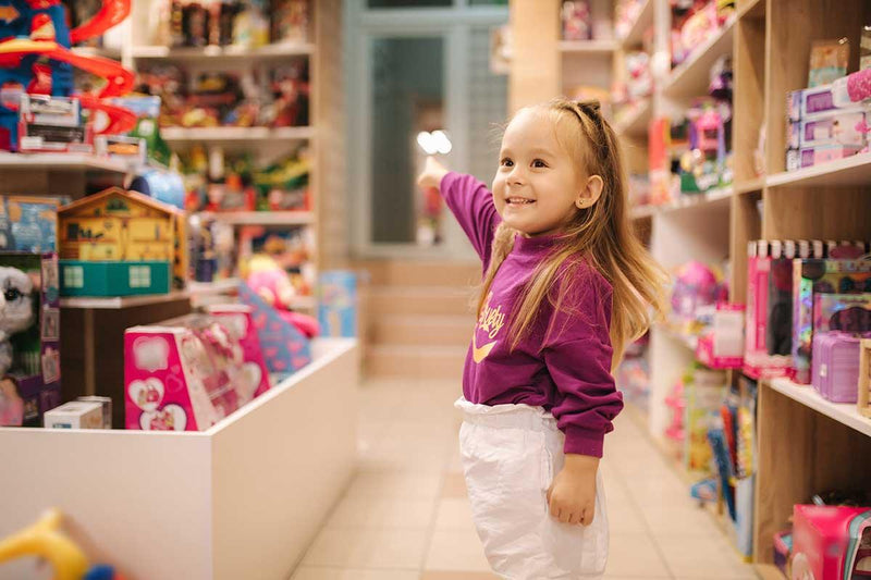 LETTING CHILDREN CHOOSE THEIR OWN TOYS WITHIN LIMITS